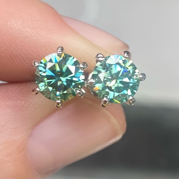 925 Sterling Silver 2 Carat Cyan Diamond Moissanite Stud Earrings - Picture 7 of 13